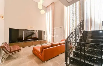 Casa triplex de alto padrão em condomínio fechado com 5 suítes e 4 vagas no campo comprido