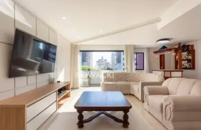 Cobertura duplex com 3 quartos e 3 vagas, 211m², no água verde