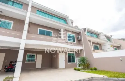 Sobrado em condomínio com 4 quartos e 3 vagas em santa felicidade