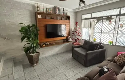 Sobrado com edícula para morar e investir – localização privilegiada em osasco