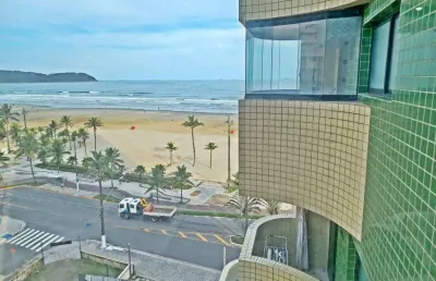 Lindo apartamento 03 dormitórios e 2 vagas de garagem com vista mar a venda