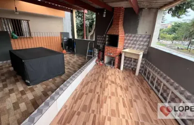 Sobrado 4 suítes, duas vagas e churrasqueira para venda no cachoeirinha