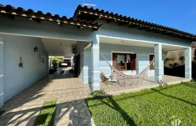 Casa com 5 quartos à venda na Avenida Atlântica, 2390, Centro, Tramandaí