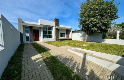 Casa nova com 2 dormitórios com excelente localização em tramandaí/rs