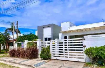 Casa de altro padrão construtivo, conceito aberto em nova tramandaí/rs