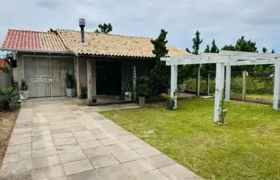 Casa térrea em nova tramandaí, praia de tramandaí/rs.