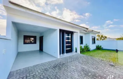 Excelente casa poucos metros da avenida minas gerais, em tramandaí/rs