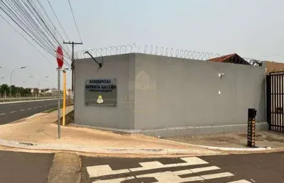 Excelente casa em condominio com piscina no jardim centro-oeste