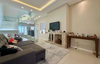 Casa semimobiliada com 03 quartos à venda em camobi!!