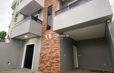 Casa triplex para locação no bairro duque de caxias