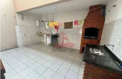 Sobrado com 3 quartos e 6 banheiros à venda, 150 m²
