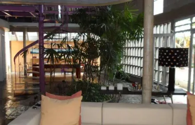 Casa assina por famoso arquiteto em alto de pinheiros