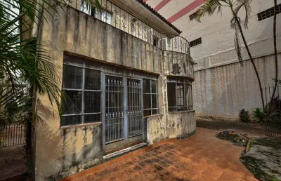 Sobrado em rua sem saida - 200 metros do parque da aclimação.