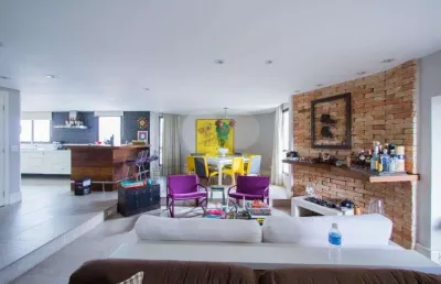 Apartamento reformado à venda em moema – condomínio castelo di blois