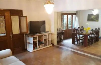 Excelente sobrado à venda em mirandópolis c/ 305m2 - 3 suítes/3 vagas - metrô santa cruz