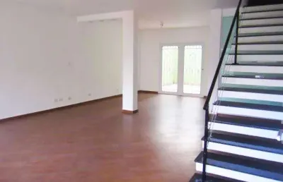 Casa reformada à venda em moema com 188m² -4 quartos/2 suítes/4 vagas - prox. estação eucaliptos.