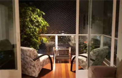 Imóvel em ótimo estado, com varanda maravilhosa, em uma das ruas mais sofisticadas de são paulo.