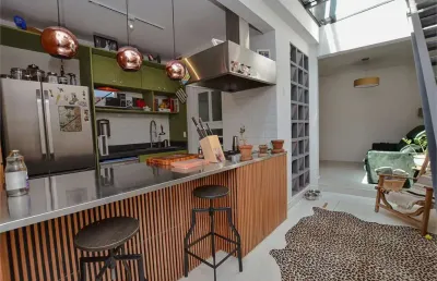 Casa a venda perdizes  2 dormitórios, suíte, 2 salas, 2 vagas, churrasqueira, ofurô, 162m2 reformada