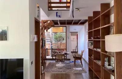 Moderna, reformada, em rua tranquila e arborizada, no coração do jardim paulistano