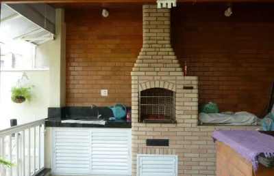 Linda casa na vila romana, 2 vagas, churrasqueira, forno a lenha!