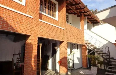 Jardim das bandeiras - um bairro privilegiado , casa com 440 metros de terreno .
