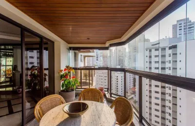 Apartamento de alto padrão, com 276 m2, 3 suítes e 4 vagas, a venda no campo belo