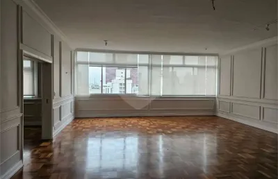 Lindo apartamento no jardim america,, recuado, com 3 dormitorios, sendo 1 suite, andar alto, 3 vagas