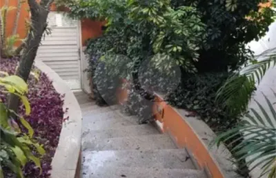 Casa na vila madalena à venda para reforma total. piscina, churrasqueira, 4 dormitórios e 3 suítes!!