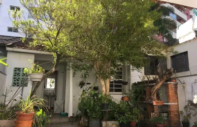 200m2 sobrado na vila clementino perto do metro hsp, 3 dormitórios, quintal com jardim e edicula
