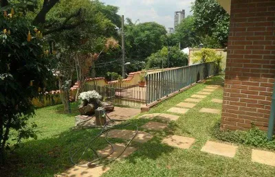 Casa com 4 quartos à venda na Rua Catanduva, --, Pacaembu, São Paulo