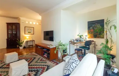 Itaim bibi / 3 dorm. ( 1 suíte) / sala em l / dep. de empr. / 1 vaga