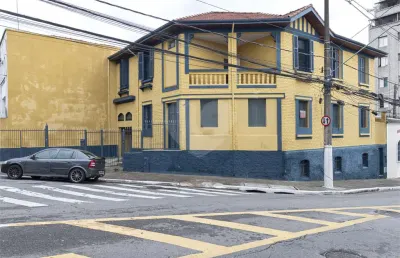 Lindo sobrado em boa localização comercial e residencial