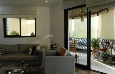 Apto com 03 dormitorios, sendo 02 suites e 03 vagas.;