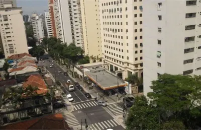 84mts; 2 dorm, 1 suíte, living para dois ambientes, sacada, área de serviço, 1 vaga.
