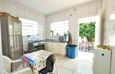 Casa no planalto paulista com 8 dormitórios e 6 vagas para reforma