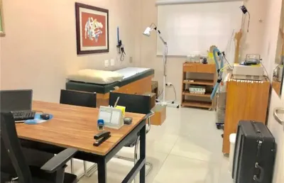 Prédio comercial venda pinheiros, 2 andares, 15 salas, 8 banheiros, 4 vagas. próximo metrô