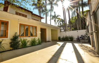 Jardim europa rua itália casa com piscina, única na rua