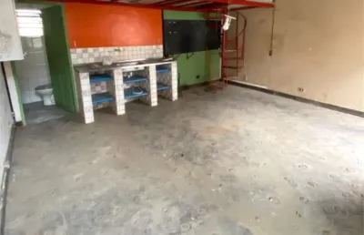 120 mts perdizes. loja e moradia com quarto cozinha e 1 banheiro, térreo loja com 1 banheiro, salão.