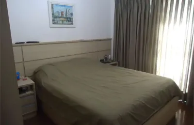 Sobrando impecavel, em fino acabamento com espaços muito bem divididos e muito bem localizado.