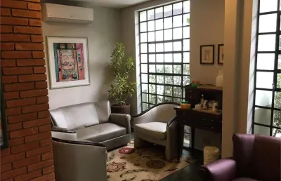 Casa comercial  a venda em moema com 187m² construído.