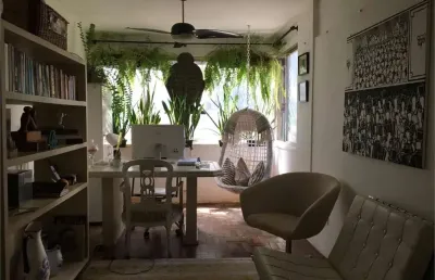 Simpático apartamento de dois quartos a duas quadras do novo shopp