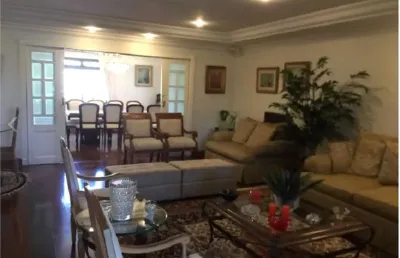 Apartamento com 3 suites, 4 vagas e amplo tem moema pássaros