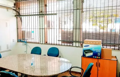 Prédio comercial 550m2, 4 andares, 9 salas, 2 salões grandes, vagas 10 carros, na vila clementino.
