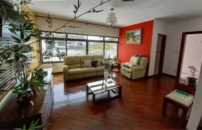 Casa com 3 quartos à venda na Rua Frei Rolim, --, Saúde, São Paulo