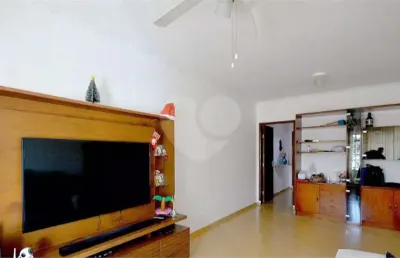 Casa com 3 quartos à venda na Rua Angaíba, --, Saúde, São Paulo
