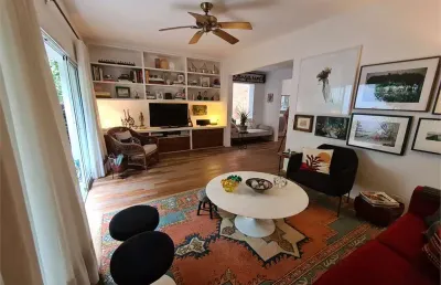 Casa para venda com 2 quartos, 1 suíte, 2 vagas, jardim paulista em rua muito procurada.