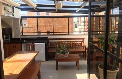 Cobertura de 234 m2 de área útil, 3 suítes e 4 vagas, em uma das melhores ruas do morumbi.