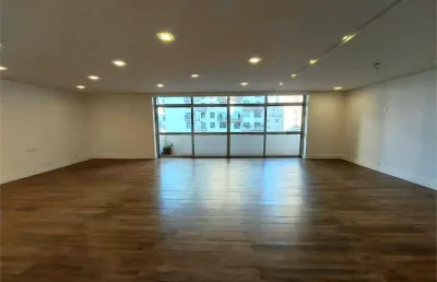 Apartamento com 3 dormitórios, 1 suite, living com varanda