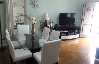 Casa à venda com 200 m², 3 suítes, 3 vagas, churrasqueira em boa localização na região de pompéia!!