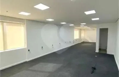 Conjunto comercial para venda e locação no itaim bibi de 220m² com 3 vagas e 5 banheiros.